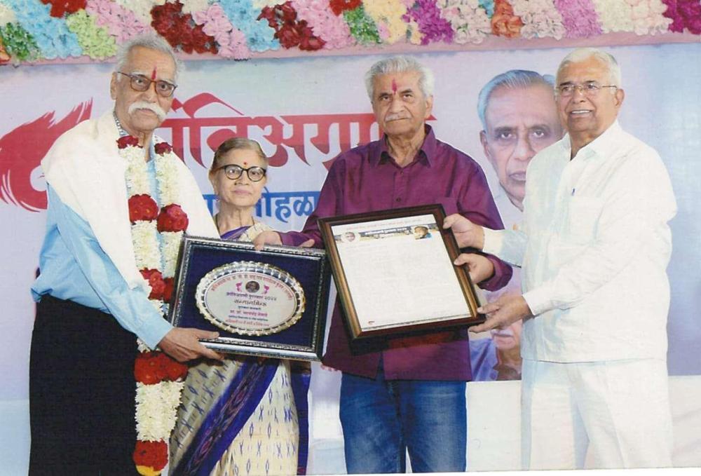 Prof. Dr. Bhalchandra Nemade Was Honored With The Krantiagrani Award